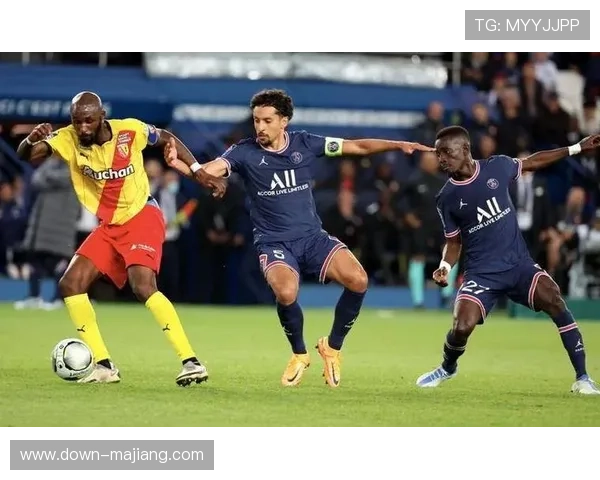 巴黎圣日耳曼本赛季法甲已输三场，霸主地位面临朗斯马赛严峻挑战